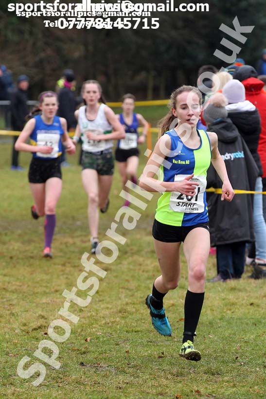 Girls under-15s Northern Cross Country Champs., Camp Hill Estate, Kirklington.  Photo: David T. Hewitson/Sports for All Pics